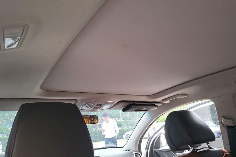 Used Hyundai Tucson 2015 1.6T Dual-Clutch Two-Wheel-Drive Smart Model Headliner
