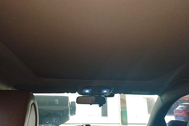 Used Hyundai Tucson 2015 1.6T Dual-Clutch Two-Wheel-Drive Smart Model Headliner