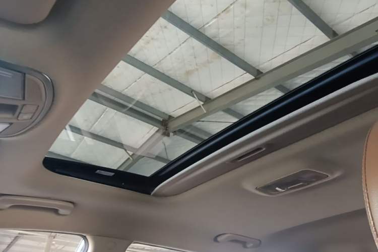 Used Hyundai Tucson 2015 1.6T Dual-Clutch Two-Wheel-Drive Smart Model Headliner