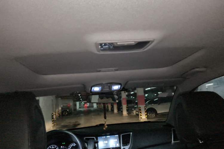 Used Hyundai Tucson 2015 1.6T Dual-Clutch Two-Wheel-Drive Smart Model Headliner