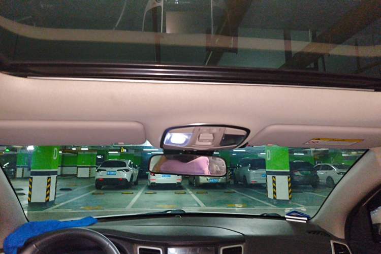 Used Hyundai Tucson 2015 1.6T Dual-Clutch Two-Wheel-Drive Smart Model Headliner