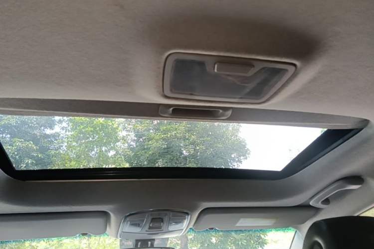 Used Hyundai Tucson 2015 1.6T Dual-Clutch Two-Wheel-Drive Smart Model Headliner