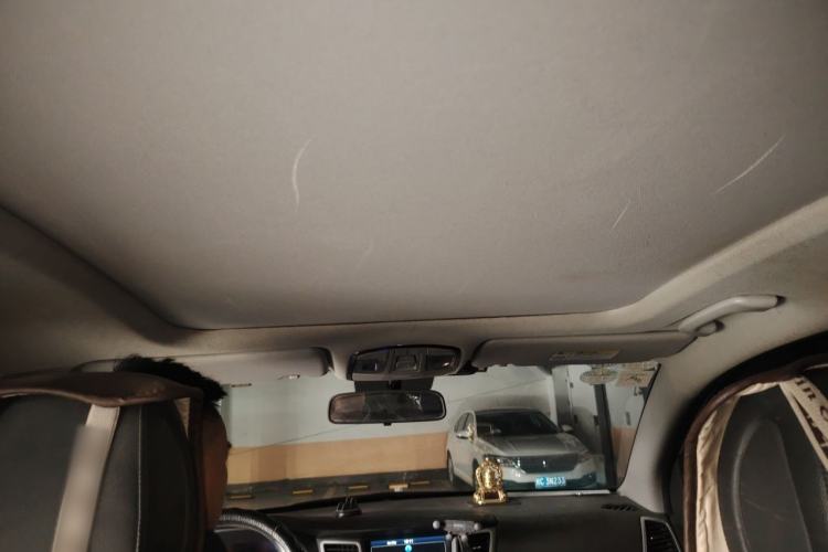 Used Hyundai Tucson 2015 1.6T Dual-Clutch Two-Wheel-Drive Smart Model Headliner