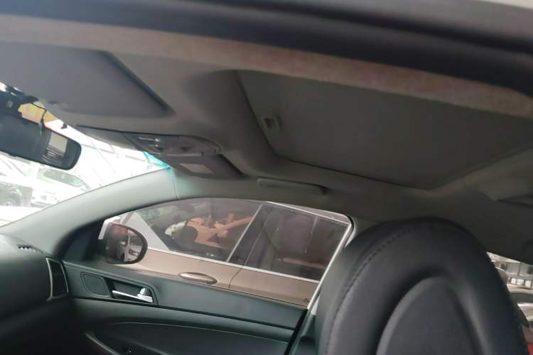 Used Hyundai Tucson 2015 1.6T Dual-Clutch Two-Wheel-Drive Smart Model Headliner