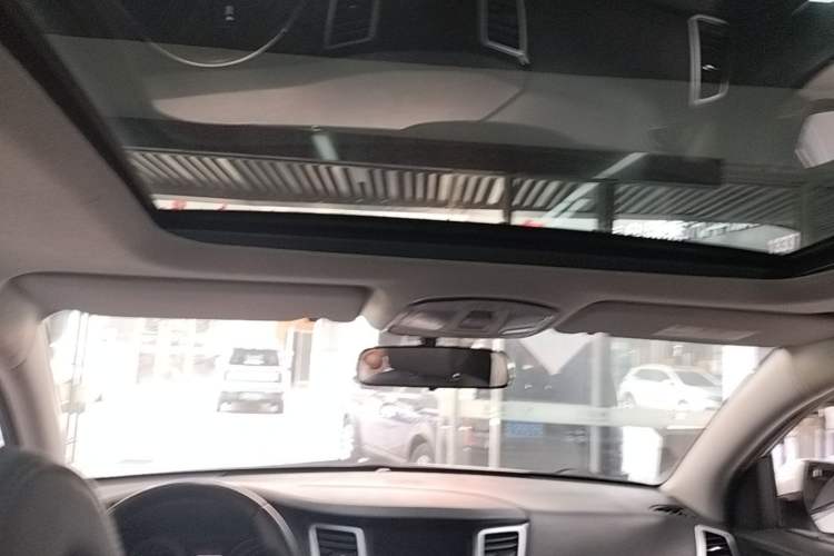 Used Hyundai Tucson 2015 1.6T Dual-Clutch Two-Wheel-Drive Smart Model Headliner