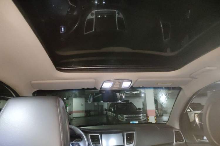 Used Hyundai Tucson 2015 1.6T Dual-Clutch Two-Wheel-Drive Smart Model Headliner