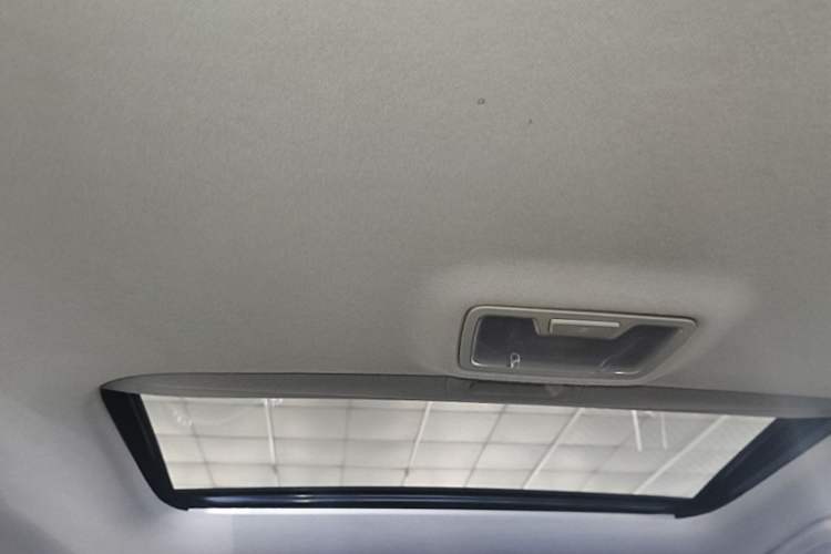 Used Hyundai Tucson 2015 1.6T Dual-Clutch Two-Wheel-Drive Smart Model Headliner
