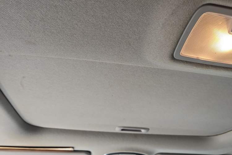 Used Hyundai Tucson 2015 1.6T Dual-Clutch Two-Wheel-Drive Smart Model Headliner