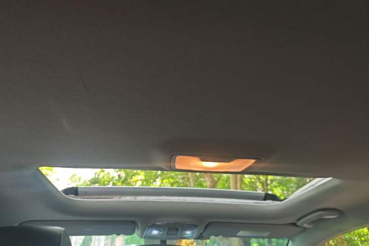 Used Hyundai Tucson 2015 1.6T Dual-Clutch Two-Wheel-Drive Smart Model Headliner