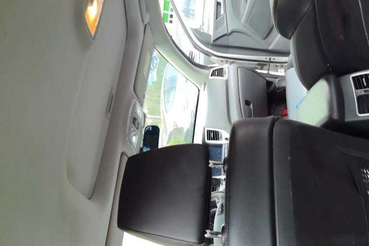 Used Hyundai Tucson 2015 1.6T Dual-Clutch Two-Wheel-Drive Smart Model Headliner