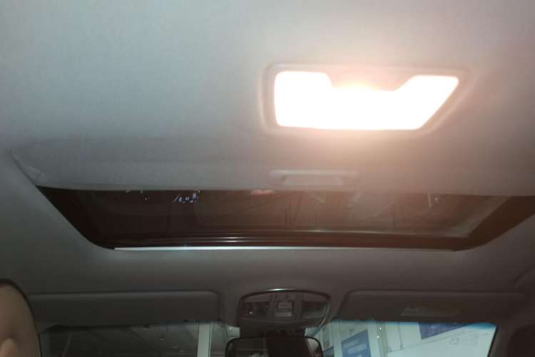 Used Hyundai Tucson 2015 1.6T Dual-Clutch Two-Wheel-Drive Smart Model Headliner