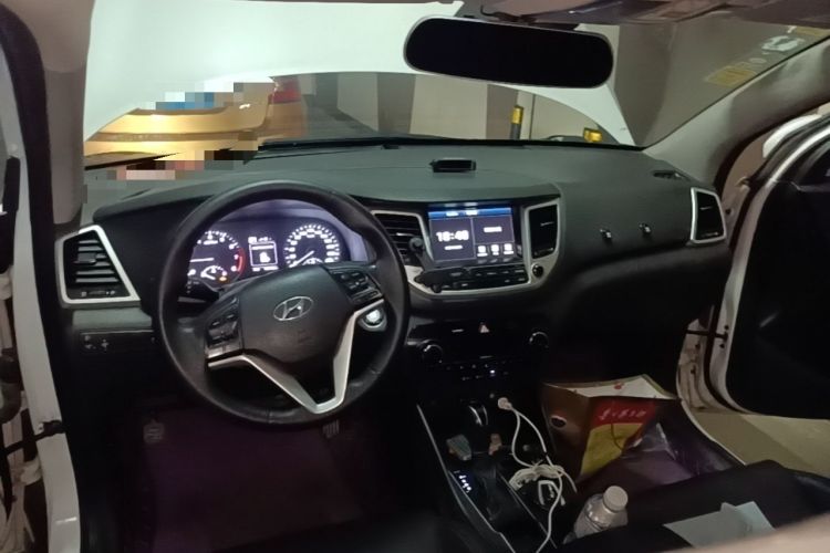 Used Hyundai Tucson 2015 1.6T Dual-Clutch Two-Wheel-Drive Smart Model Headliner