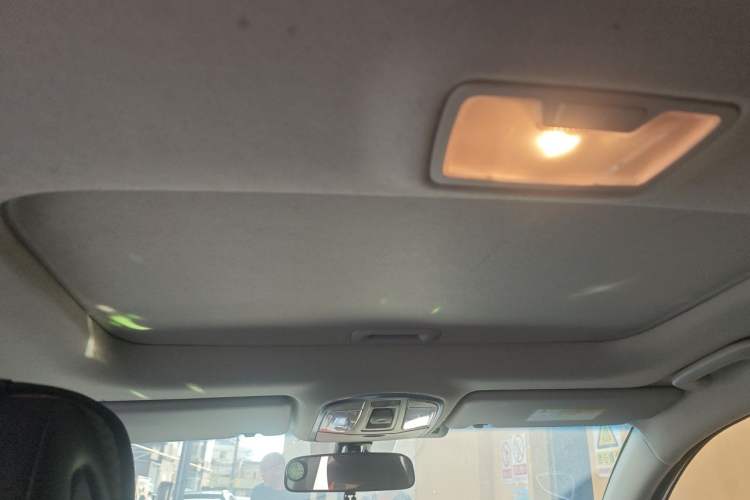 Used Hyundai Tucson 2015 1.6T Dual-Clutch Two-Wheel-Drive Smart Model Headliner