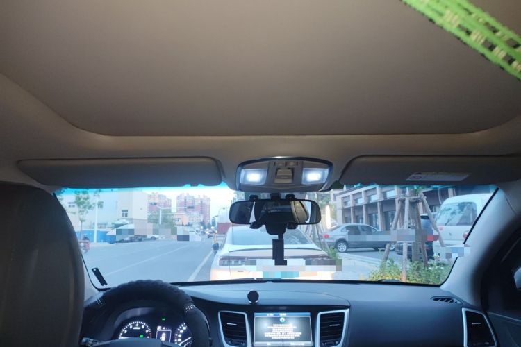Used Hyundai Tucson 2015 1.6T Dual-Clutch All-Wheel-Drive Premium Model Headliner