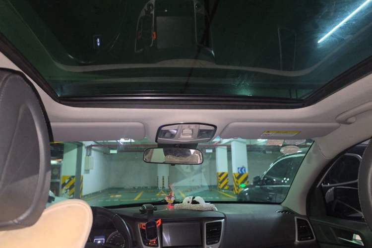 Used Hyundai Tucson 2015 1.6T Dual-Clutch Two-Wheel-Drive Smart Model Headliner