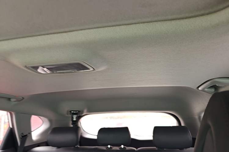 Used Hyundai Tucson 2015 1.6T Dual-Clutch Two-Wheel-Drive Smart Model Headliner