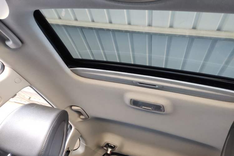 Used Hyundai Tucson 2015 1.6T Dual-Clutch Two-Wheel-Drive Smart Model Headliner