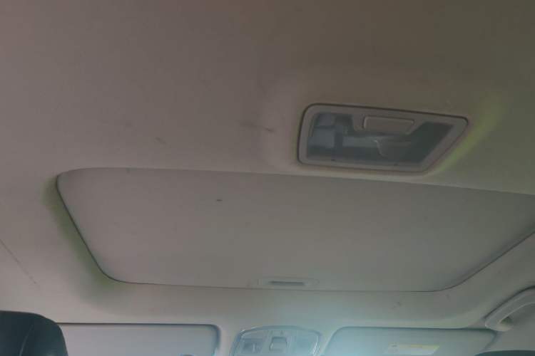Used Hyundai Tucson 2015 1.6T Dual-Clutch Two-Wheel-Drive Smart Model Headliner