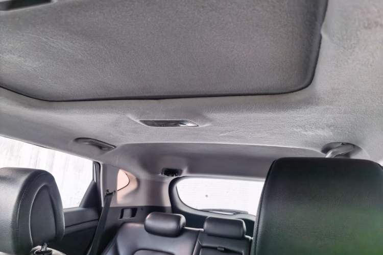 Used Hyundai Tucson 2015 1.6T Dual-Clutch Two-Wheel-Drive Smart Model Headliner