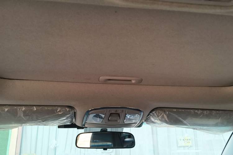 Used Hyundai Tucson 2015 1.6T Dual-Clutch Two-Wheel-Drive Smart Model Headliner