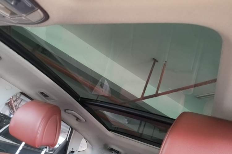 Used Hyundai Tucson 2015 1.6T Dual-Clutch Two-Wheel-Drive Smart Model Headliner