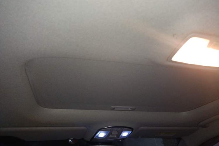Used Hyundai Tucson 2015 1.6T Dual-Clutch Two-Wheel-Drive Smart Model Headliner