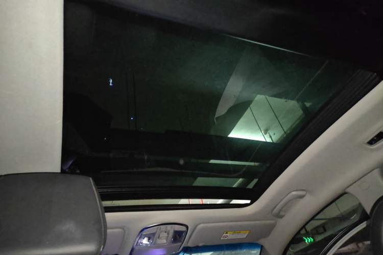 Used Hyundai Tucson 2015 1.6T Dual-Clutch Two-Wheel-Drive Smart Model Headliner