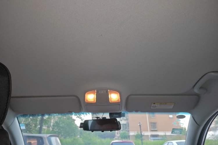 Used Hyundai Tucson 2015 1.6T Dual-Clutch Two-Wheel-Drive Comfort Model Headliner
