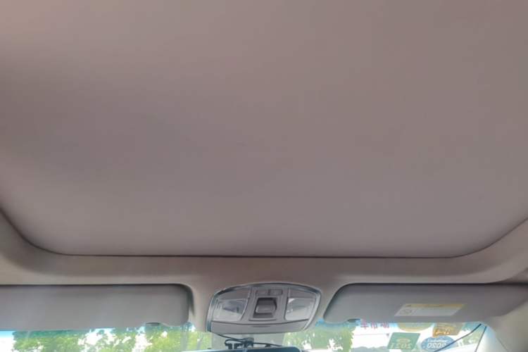 Used Hyundai Tucson 2015 1.6T Dual-Clutch Two-Wheel-Drive Smart Model Headliner