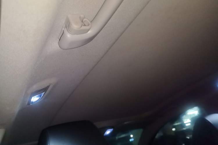 Used Hyundai Tucson 2015 1.6T Dual-Clutch Two-Wheel-Drive Smart Model Headliner