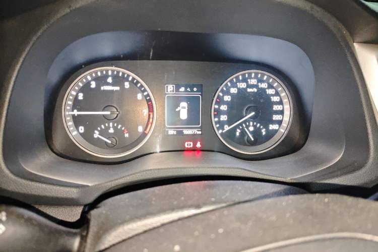Used Hyundai Tucson 2015 1.6T Dual-Clutch Two-Wheel-Drive Smart Model Instrument Cluster
