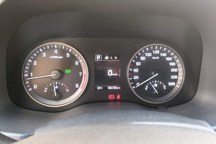 Used Hyundai Tucson 2015 1.6T Dual-Clutch Two-Wheel-Drive Smart Model Instrument Cluster