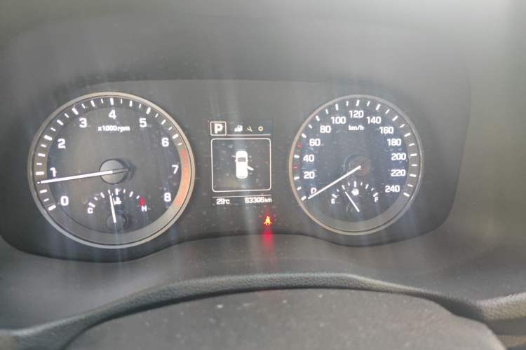 Used Hyundai Tucson 2015 1.6T Dual-Clutch Two-Wheel-Drive Smart Model Instrument Cluster