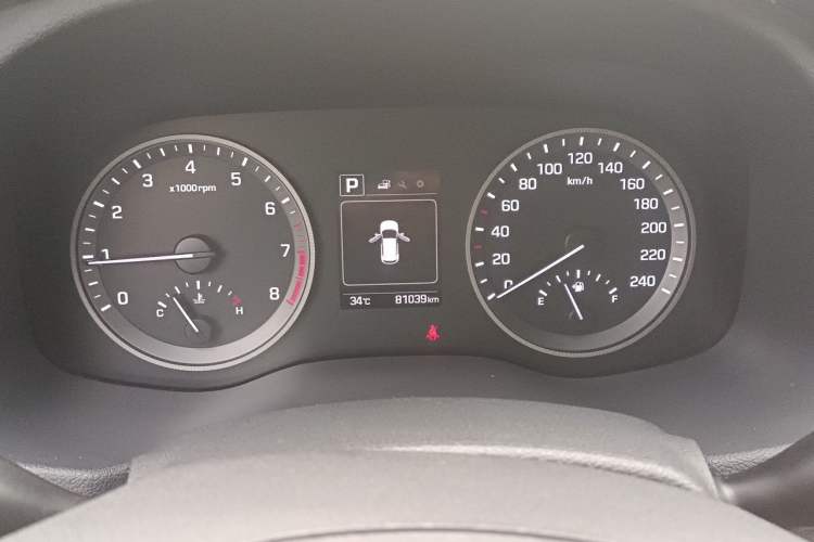 Used Hyundai Tucson 2015 2.0L Automatic Two-Wheel Drive Smart Version Instrument Cluster