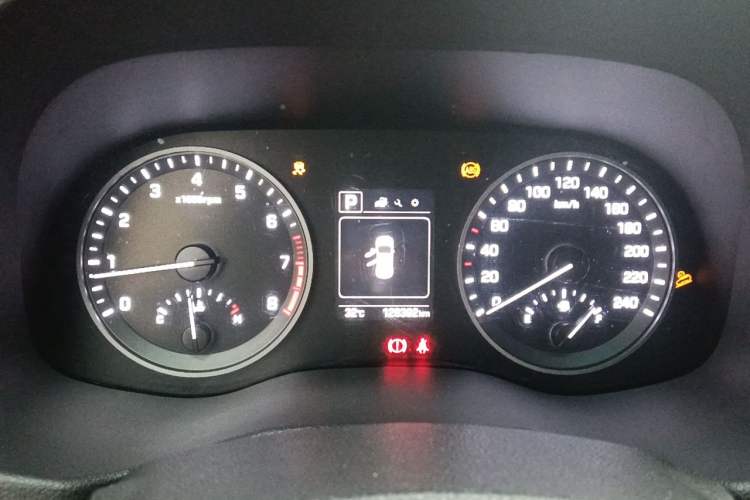 Used Hyundai Tucson 2015 1.6T Dual-Clutch Two-Wheel-Drive Smart Model Instrument Cluster