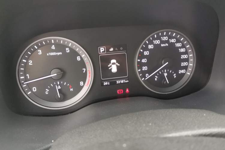 Used Hyundai Tucson 2015 1.6T Dual-Clutch Two-Wheel-Drive Smart Model Instrument Cluster