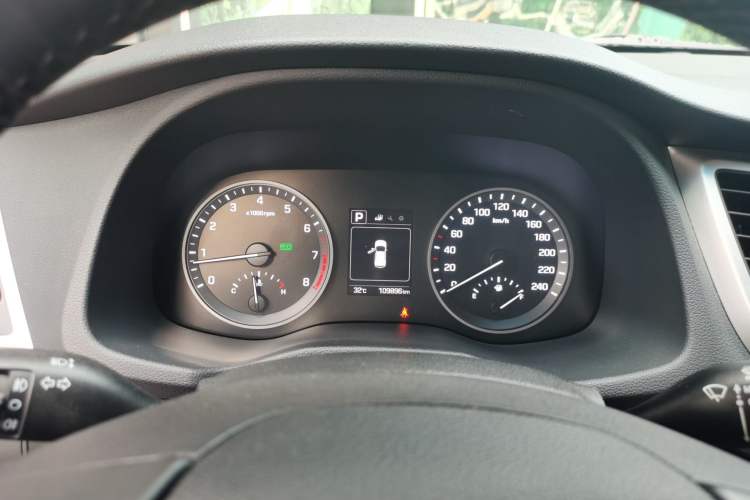 Used Hyundai Tucson 2015 1.6T Dual-Clutch Two-Wheel-Drive Smart Model Instrument Cluster