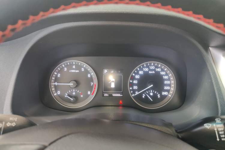 Used Hyundai Tucson 2015 1.6T Dual-Clutch Two-Wheel-Drive Smart Model Instrument Cluster