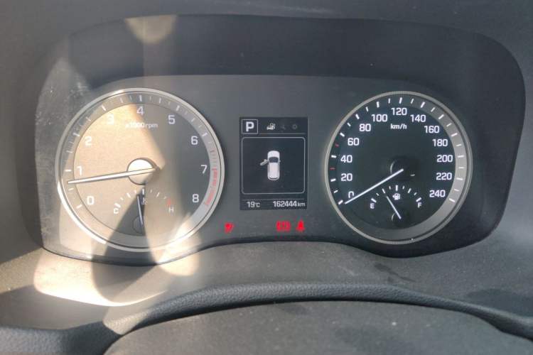 Used Hyundai Tucson 2015 1.6T Dual-Clutch Two-Wheel-Drive Smart Model Instrument Cluster