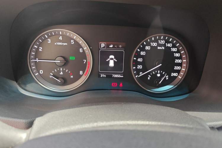 Used Hyundai Tucson 2015 1.6T Dual-Clutch Two-Wheel-Drive Smart Model Instrument Cluster