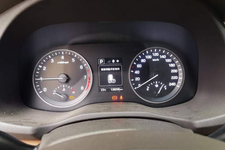 Used Hyundai Tucson 2015 1.6T Dual-Clutch Two-Wheel-Drive Smart Model Instrument Cluster