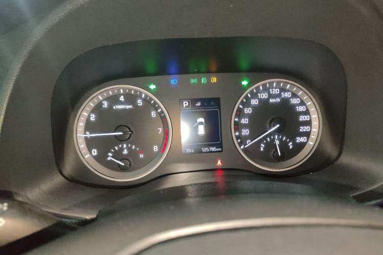 Used Hyundai Tucson 2015 1.6T Dual-Clutch Two-Wheel-Drive Smart Model Instrument Cluster