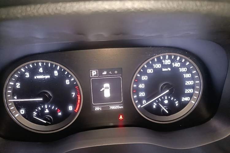 Used Hyundai Tucson 2015 1.6T Dual-Clutch Two-Wheel-Drive Smart Model Instrument Cluster