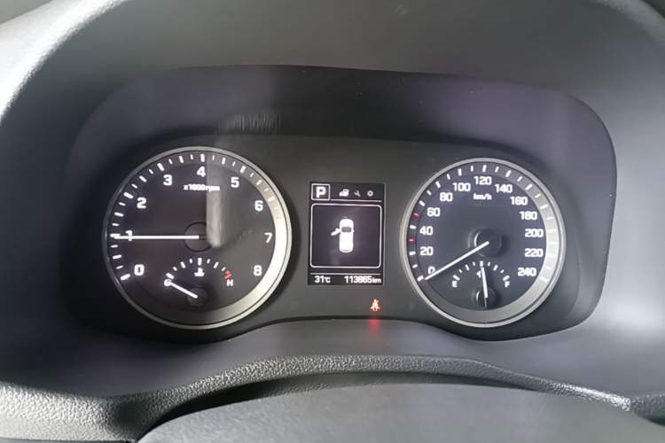 Used Hyundai Tucson 2015 1.6T Dual-Clutch Two-Wheel-Drive Leading Model Instrument Cluster