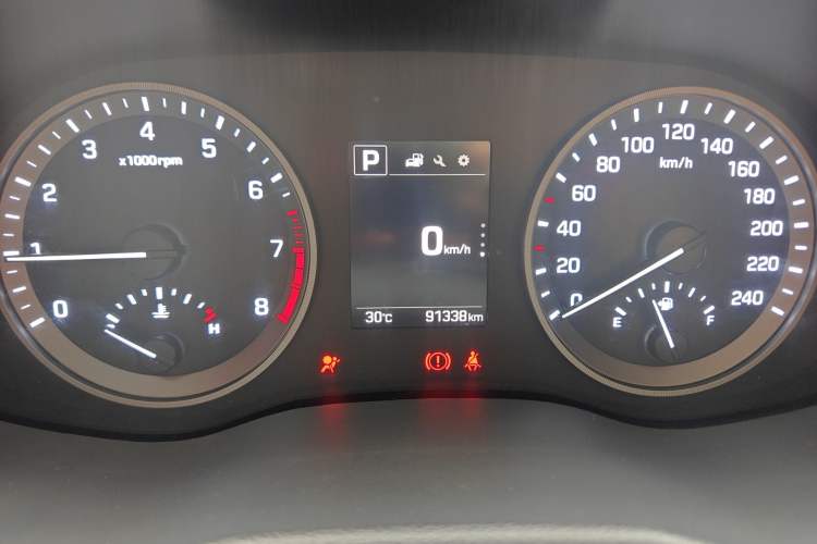 Used Hyundai Tucson 2015 1.6T Dual-Clutch Two-Wheel-Drive Smart Model Instrument Cluster