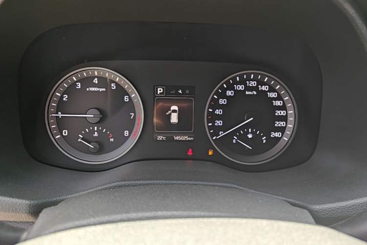Used Hyundai Tucson 2015 1.6T Dual-Clutch Two-Wheel-Drive Smart Model Instrument Cluster