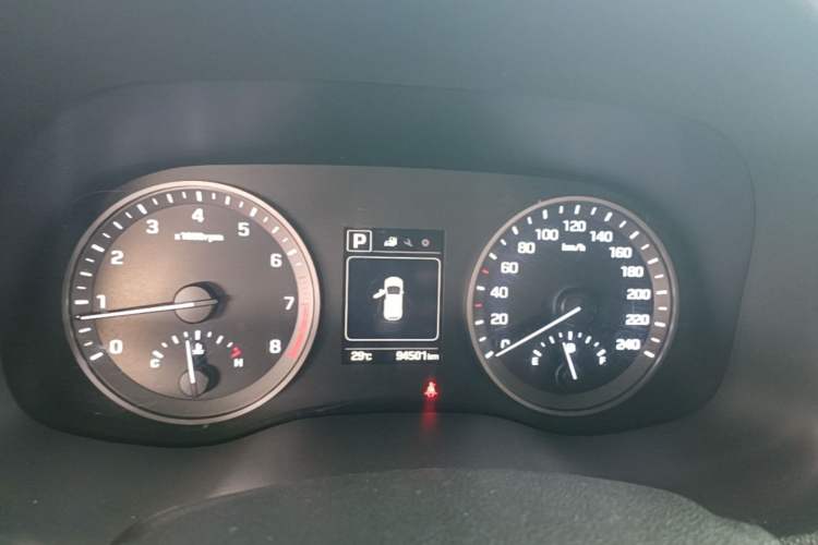 Used Hyundai Tucson 2015 1.6T Dual-Clutch Two-Wheel-Drive Smart Model Instrument Cluster