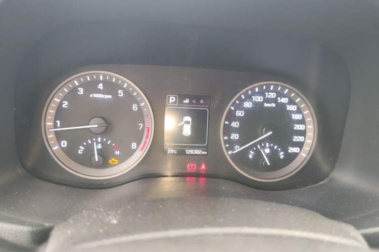 Used Hyundai Tucson 2015 1.6T Dual-Clutch Two-Wheel-Drive Smart Model Instrument Cluster