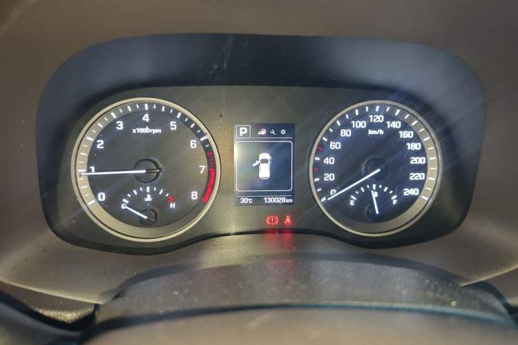 Used Hyundai Tucson 2015 1.6T Dual-Clutch Two-Wheel-Drive Smart Model Instrument Cluster