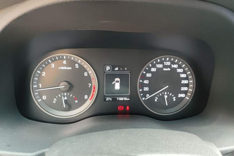 Used Hyundai Tucson 2015 1.6T Dual-Clutch Two-Wheel-Drive Smart Model Instrument Cluster